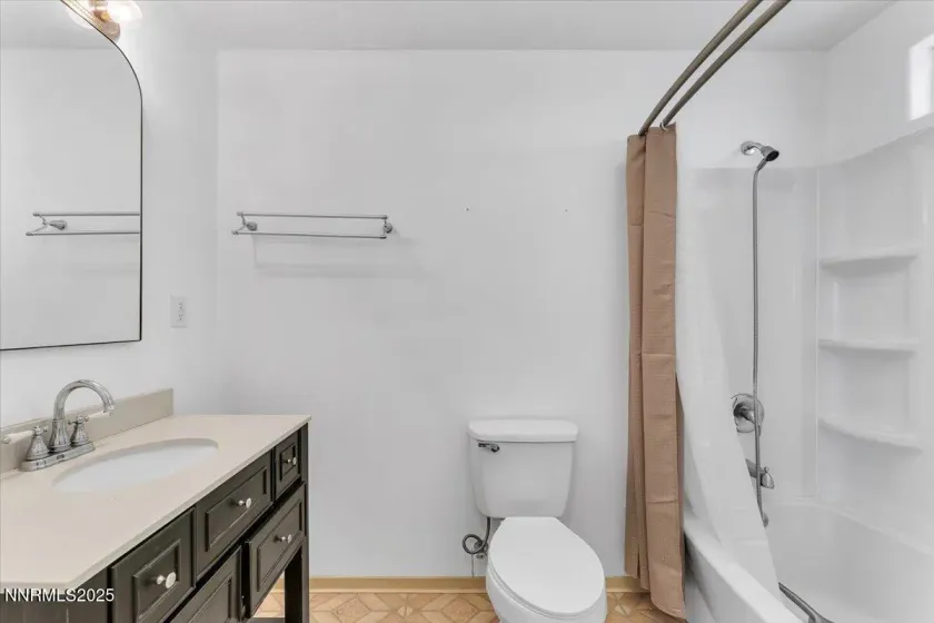 988 Bench, Fallon, Nevada 89406, 3 Bedrooms Bedrooms, ,2 BathroomsBathrooms,Residential,Residential,Bench,250058273