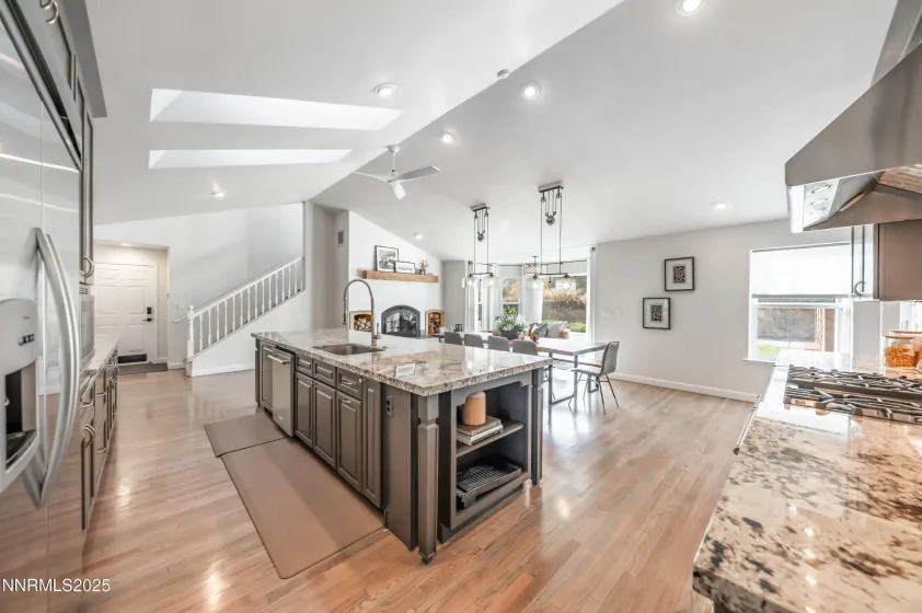 40 Mac Farlane, Reno, Nevada 89511, 5 Bedrooms Bedrooms, ,5 BathroomsBathrooms,Residential,Residential,Mac Farlane,250058276