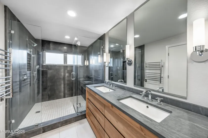 40 Mac Farlane, Reno, Nevada 89511, 5 Bedrooms Bedrooms, ,5 BathroomsBathrooms,Residential,Residential,Mac Farlane,250058276