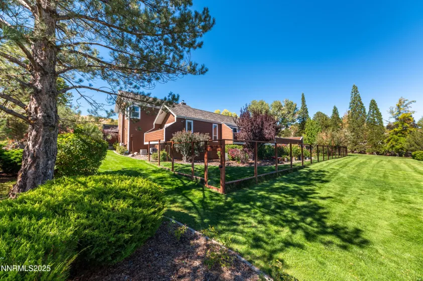 40 Mac Farlane, Reno, Nevada 89511, 5 Bedrooms Bedrooms, ,5 BathroomsBathrooms,Residential,Residential,Mac Farlane,250058276