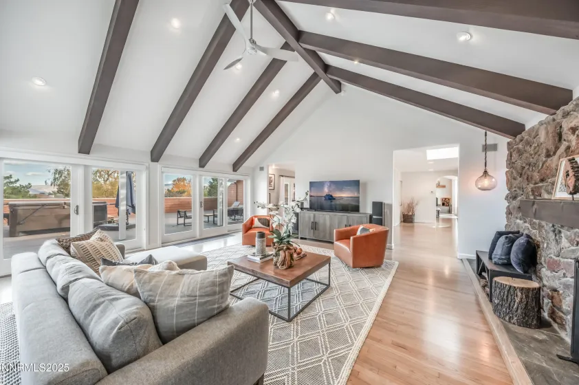 40 Mac Farlane, Reno, Nevada 89511, 5 Bedrooms Bedrooms, ,5 BathroomsBathrooms,Residential,Residential,Mac Farlane,250058276