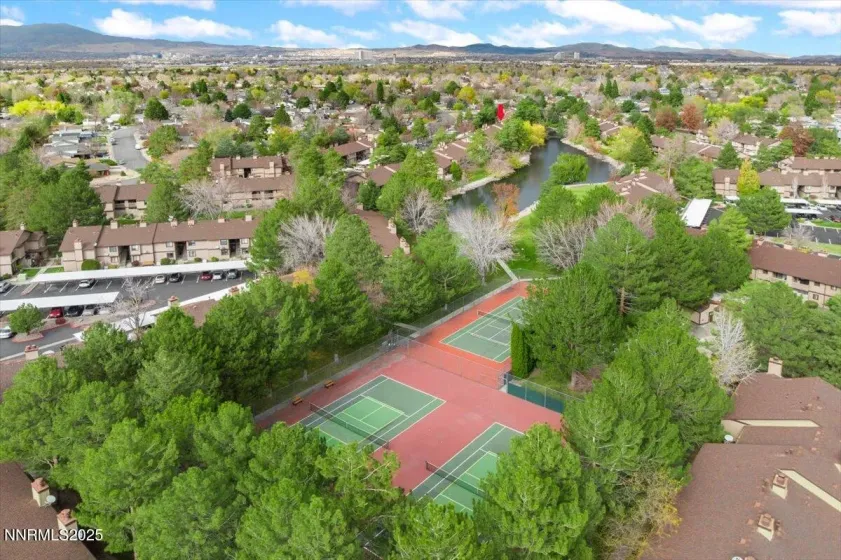 4418 Matich, Reno, Nevada 89502, 2 Bedrooms Bedrooms, ,3 BathroomsBathrooms,Residential,Residential,Matich,250058277