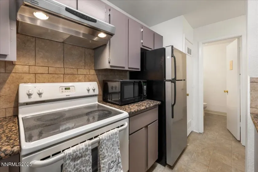 4418 Matich, Reno, Nevada 89502, 2 Bedrooms Bedrooms, ,3 BathroomsBathrooms,Residential,Residential,Matich,250058277