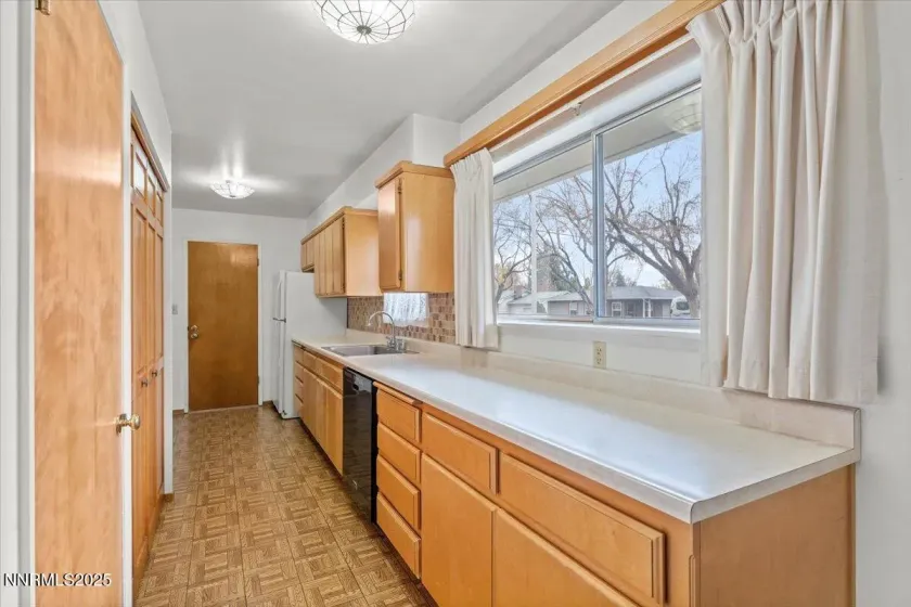 614 Martin, Carson City, Nevada 89703, 3 Bedrooms Bedrooms, ,2 BathroomsBathrooms,Residential,Residential,Martin,250058287