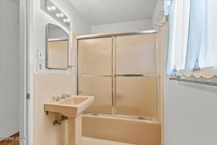 614 Martin, Carson City, Nevada 89703, 3 Bedrooms Bedrooms, ,2 BathroomsBathrooms,Residential,Residential,Martin,250058287