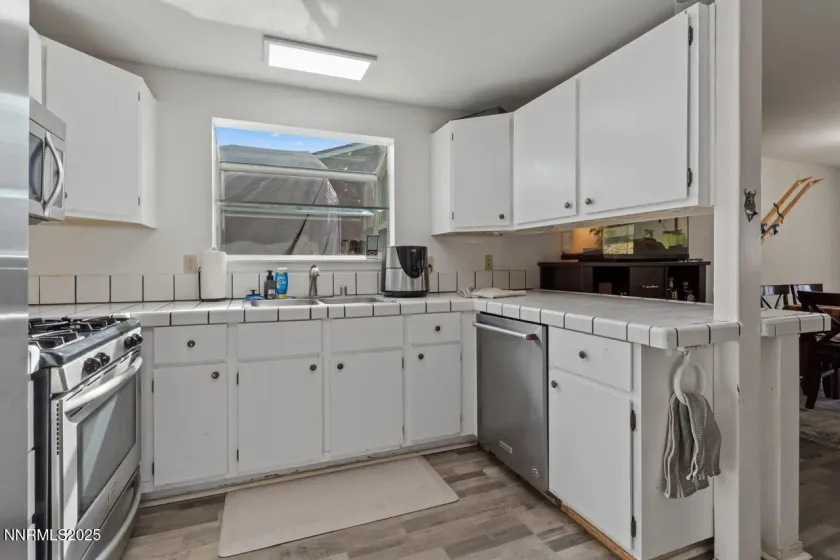 751 Hornet, Gardnerville, Nevada 89460, 3 Bedrooms Bedrooms, ,2 BathroomsBathrooms,Residential,Residential,Hornet,250058289