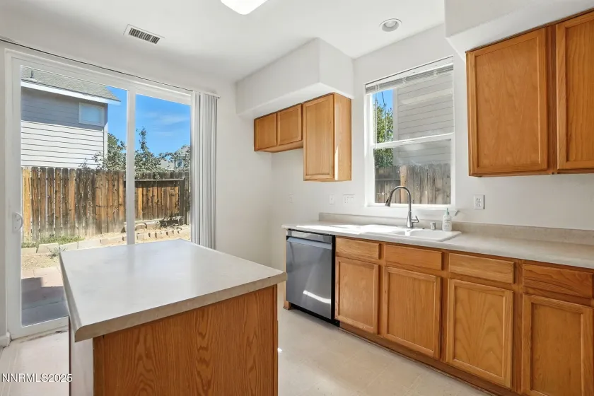 9248 Running Dog, Reno, Nevada 89506, 2 Bedrooms Bedrooms, ,2 BathroomsBathrooms,Residential,Residential,Running Dog,250058303