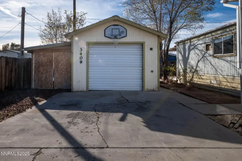 3409 Sherman, Carson City, Nevada 89701, 3 Bedrooms Bedrooms, ,2 BathroomsBathrooms,Residential,Residential,Sherman,250058306