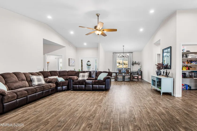 6520 Bedrock, Winnemucca, Nevada 89445, 3 Bedrooms Bedrooms, ,2 BathroomsBathrooms,Residential,Residential,Bedrock,250058310