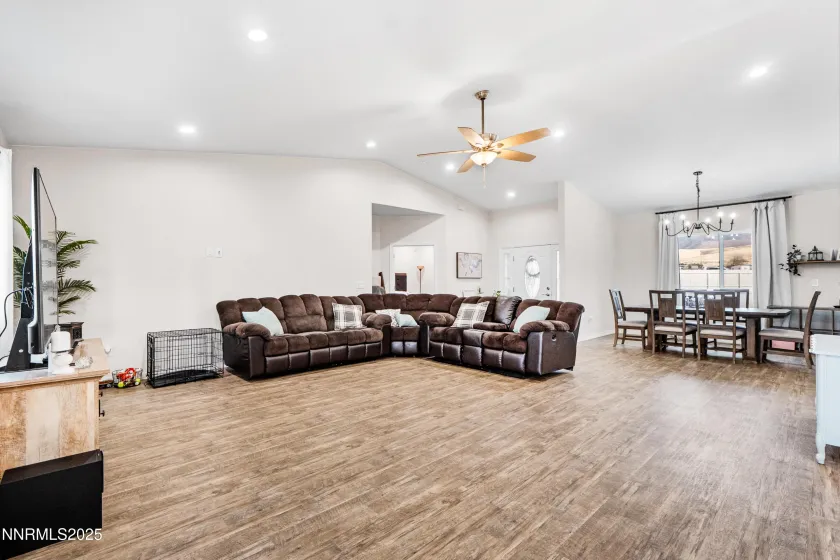 6520 Bedrock, Winnemucca, Nevada 89445, 3 Bedrooms Bedrooms, ,2 BathroomsBathrooms,Residential,Residential,Bedrock,250058310