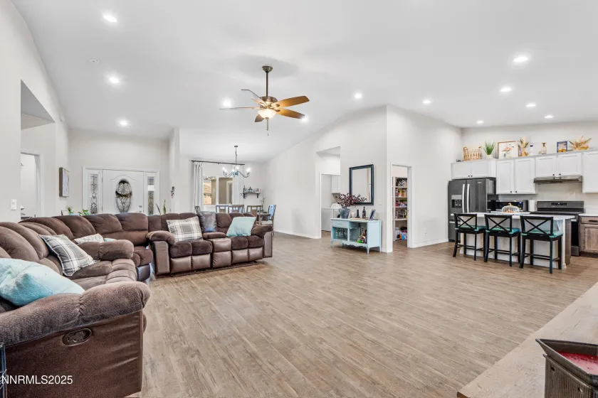 6520 Bedrock, Winnemucca, Nevada 89445, 3 Bedrooms Bedrooms, ,2 BathroomsBathrooms,Residential,Residential,Bedrock,250058310