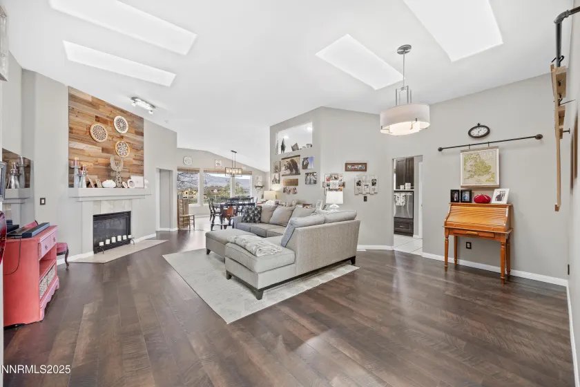 1608 Evergreen, Carson City, Nevada 89703, 3 Bedrooms Bedrooms, ,2 BathroomsBathrooms,Residential,Residential,Evergreen,250058317