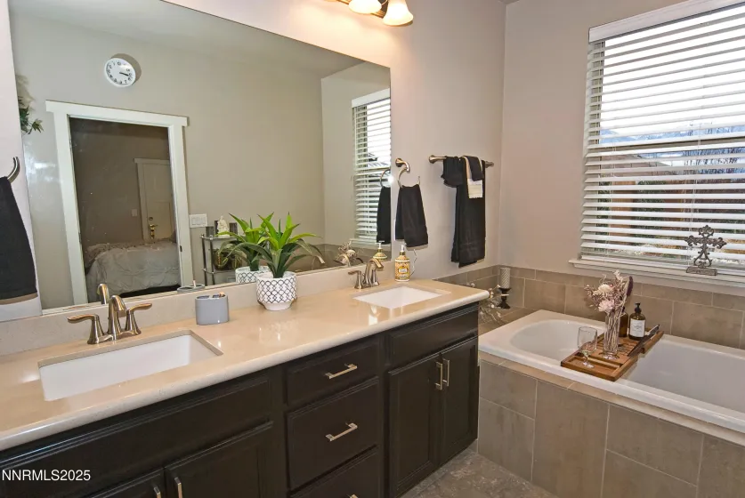 768 Cottage, Gardnerville, Nevada 89460, 3 Bedrooms Bedrooms, ,2 BathroomsBathrooms,Residential,Residential,Cottage,250058325