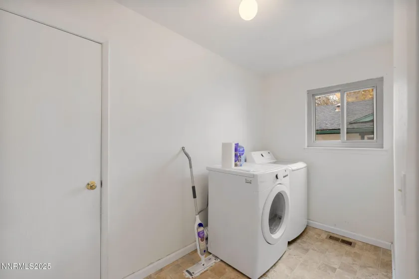 2423 Melody, Reno, Nevada 89512, 4 Bedrooms Bedrooms, ,2 BathroomsBathrooms,Residential,Residential,Melody,250058327