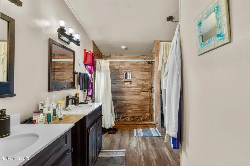 8975 Diamond, Winnemucca, Nevada 89445, 4 Bedrooms Bedrooms, ,2 BathroomsBathrooms,Residential,Residential,Diamond,250058328