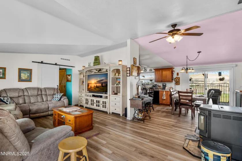 8975 Diamond, Winnemucca, Nevada 89445, 4 Bedrooms Bedrooms, ,2 BathroomsBathrooms,Residential,Residential,Diamond,250058328