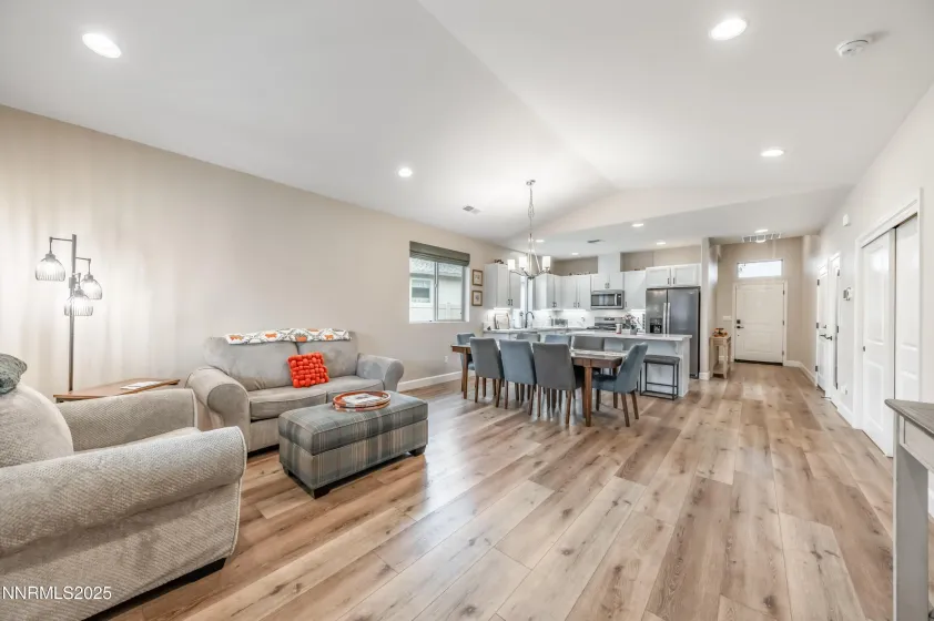 10834 Farmstead, Reno, Nevada 89521, 2 Bedrooms Bedrooms, ,2 BathroomsBathrooms,Residential,Residential,Farmstead,250058341