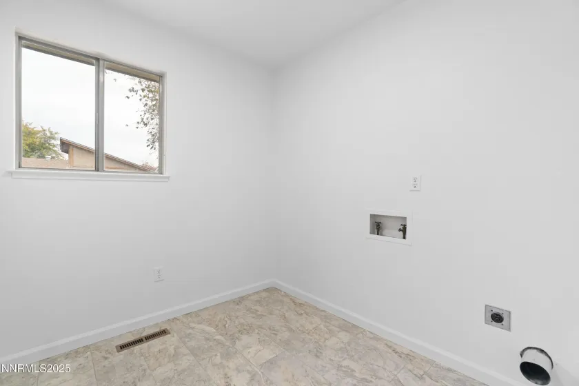 752 E, Fernley, Nevada 89408, 3 Bedrooms Bedrooms, ,2 BathroomsBathrooms,Residential,Residential,E,250058342