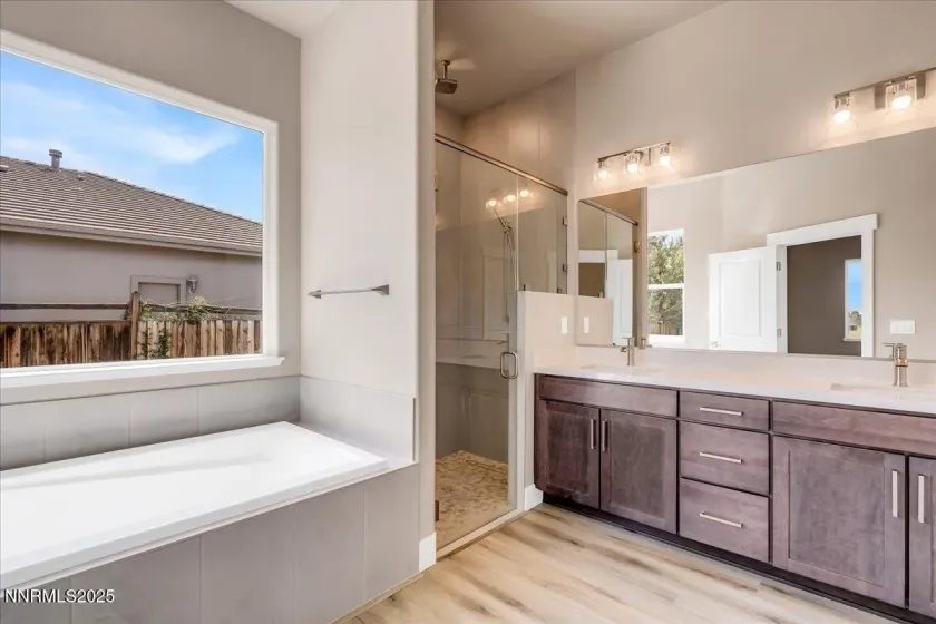 6853 Eagle Wing, Sparks, Nevada 89436, 4 Bedrooms Bedrooms, ,4 BathroomsBathrooms,Residential,Residential,Eagle Wing,240014398