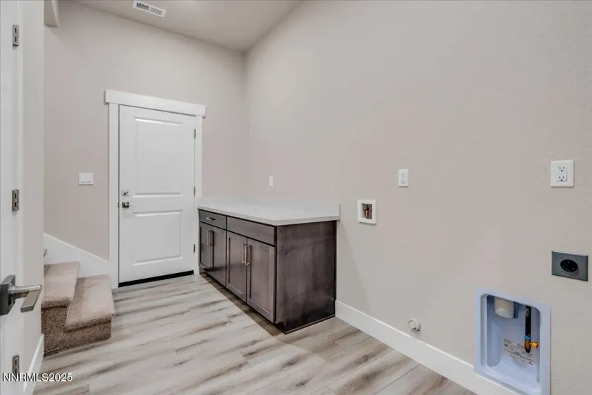 6853 Eagle Wing, Sparks, Nevada 89436, 4 Bedrooms Bedrooms, ,4 BathroomsBathrooms,Residential,Residential,Eagle Wing,240014398