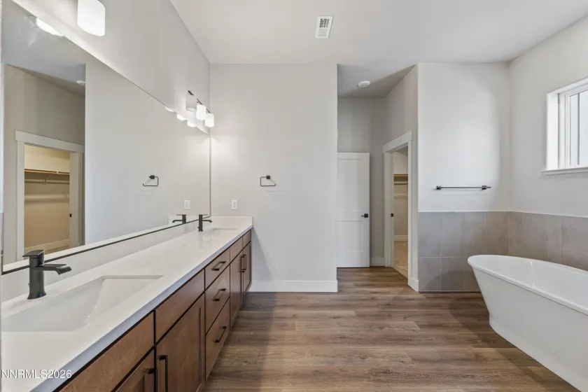 7240 Silver King, Sparks, Nevada 89436, 4 Bedrooms Bedrooms, ,4 BathroomsBathrooms,Residential,Residential,Silver King,250058346