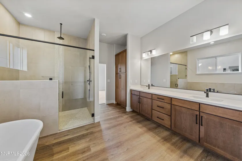 7240 Silver King, Sparks, Nevada 89436, 4 Bedrooms Bedrooms, ,4 BathroomsBathrooms,Residential,Residential,Silver King,250058346