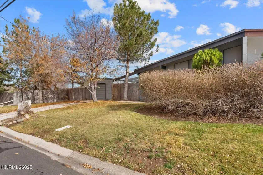 11642 Green Mountain, Reno, Nevada 89506, 2 Bedrooms Bedrooms, ,1 BathroomBathrooms,Residential,Residential,Green Mountain,250058349