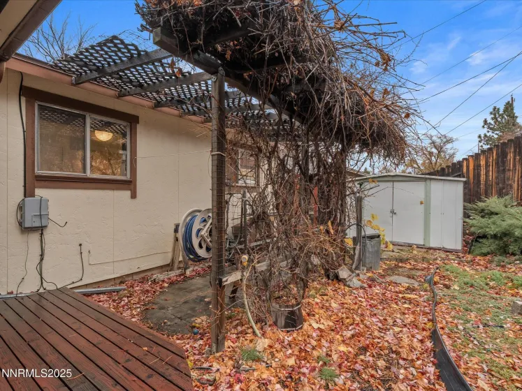 7665 Yorkshire, Reno, Nevada 89506, 3 Bedrooms Bedrooms, ,2 BathroomsBathrooms,Residential,Residential,Yorkshire,250058340