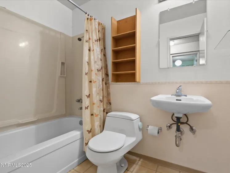 7665 Yorkshire, Reno, Nevada 89506, 3 Bedrooms Bedrooms, ,2 BathroomsBathrooms,Residential,Residential,Yorkshire,250058340