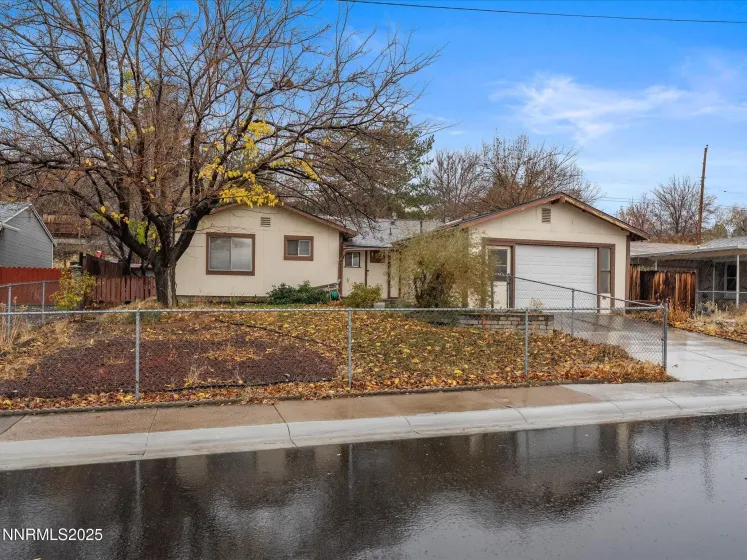 7665 Yorkshire, Reno, Nevada 89506, 3 Bedrooms Bedrooms, ,2 BathroomsBathrooms,Residential,Residential,Yorkshire,250058340