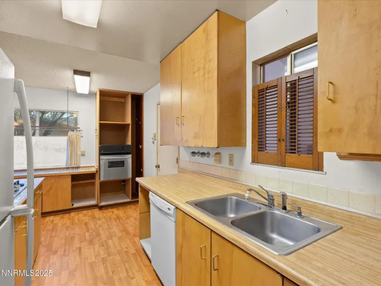 7665 Yorkshire, Reno, Nevada 89506, 3 Bedrooms Bedrooms, ,2 BathroomsBathrooms,Residential,Residential,Yorkshire,250058340