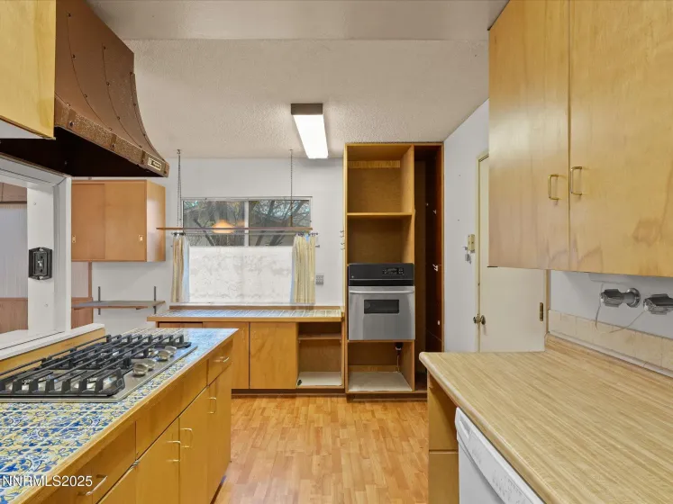 7665 Yorkshire, Reno, Nevada 89506, 3 Bedrooms Bedrooms, ,2 BathroomsBathrooms,Residential,Residential,Yorkshire,250058340