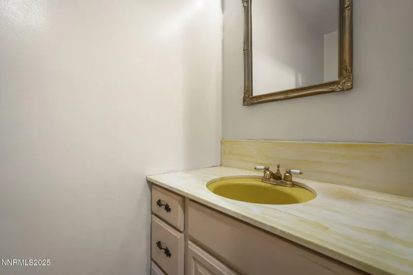 63 Smithridge, Reno, Nevada 89502, 2 Bedrooms Bedrooms, ,2 BathroomsBathrooms,Residential,Residential,Smithridge,250058353