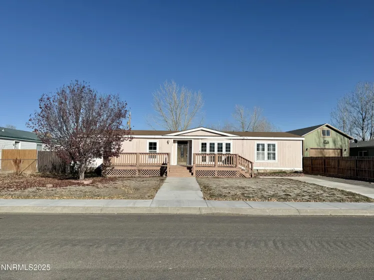 225 Carson, Battle Mountain, Nevada 89820, 3 Bedrooms Bedrooms, ,2 BathroomsBathrooms,Residential,Residential,Carson,250058355
