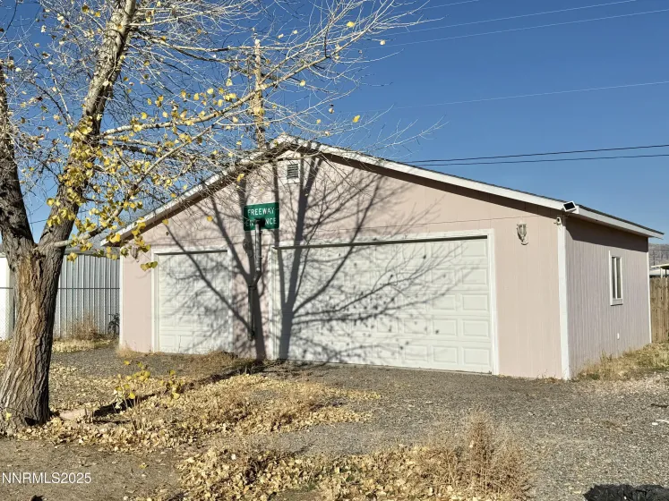 225 Carson, Battle Mountain, Nevada 89820, 3 Bedrooms Bedrooms, ,2 BathroomsBathrooms,Residential,Residential,Carson,250058355