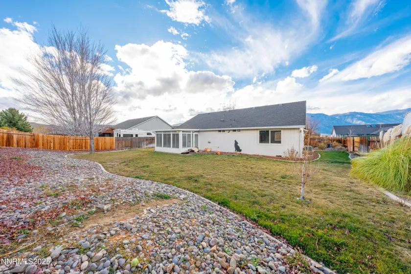 659 Joette, Gardnerville, Nevada 89460, 3 Bedrooms Bedrooms, ,2 BathroomsBathrooms,Residential,Residential,Joette,250058358