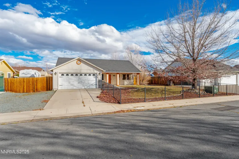 659 Joette, Gardnerville, Nevada 89460, 3 Bedrooms Bedrooms, ,2 BathroomsBathrooms,Residential,Residential,Joette,250058358