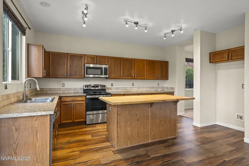 9050 Rising Sun, Reno, Nevada 89506, 3 Bedrooms Bedrooms, ,3 BathroomsBathrooms,Residential,Residential,Rising Sun,250057097