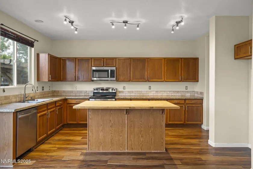 9050 Rising Sun, Reno, Nevada 89506, 3 Bedrooms Bedrooms, ,3 BathroomsBathrooms,Residential,Residential,Rising Sun,250057097