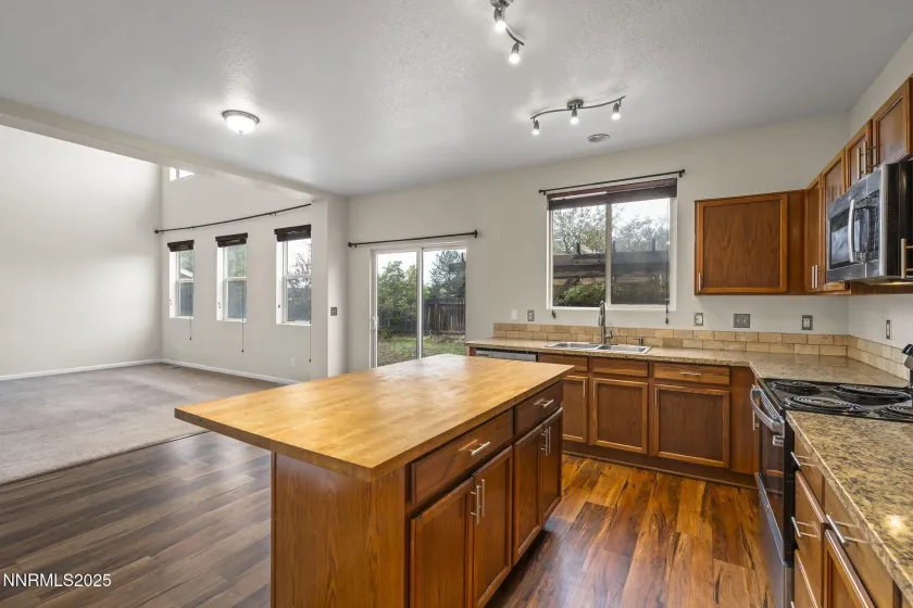 9050 Rising Sun, Reno, Nevada 89506, 3 Bedrooms Bedrooms, ,3 BathroomsBathrooms,Residential,Residential,Rising Sun,250057097