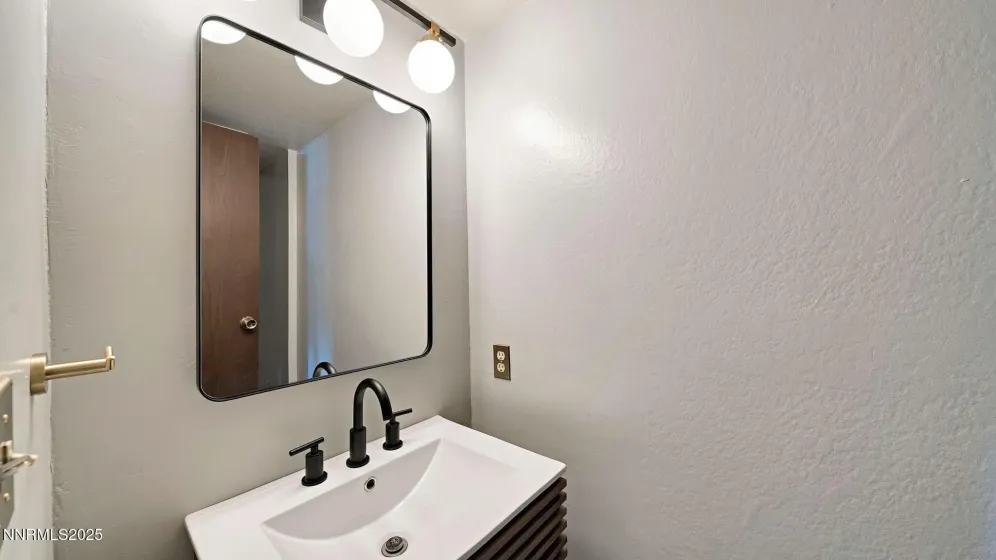 1515 Foster, Reno, Nevada 89509, 3 Bedrooms Bedrooms, ,3 BathroomsBathrooms,Residential,Residential,Foster,250055421