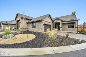 3270 Red Leaf, Carson City, Nevada 89703, 4 Bedrooms Bedrooms, ,3 BathroomsBathrooms,Residential,Residential,Red Leaf,250058360