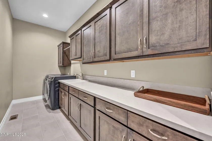 3270 Red Leaf, Carson City, Nevada 89703, 4 Bedrooms Bedrooms, ,3 BathroomsBathrooms,Residential,Residential,Red Leaf,250058360