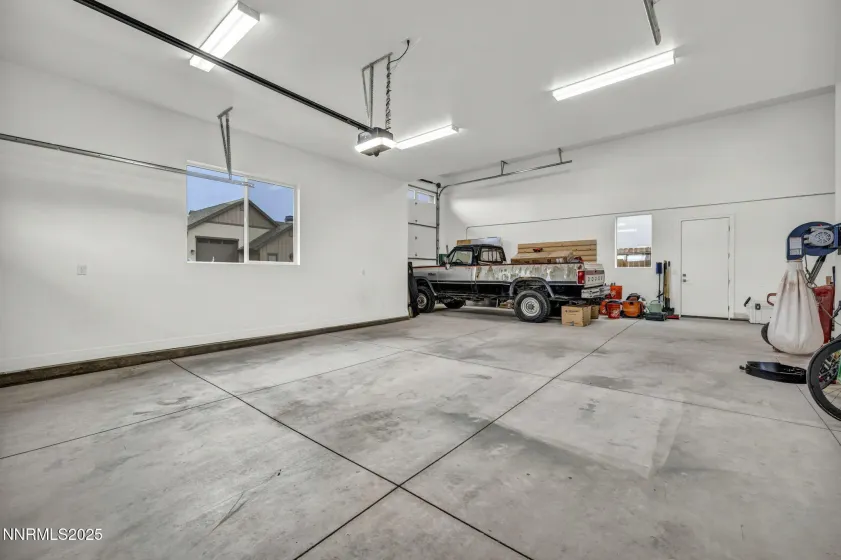 3270 Red Leaf, Carson City, Nevada 89703, 4 Bedrooms Bedrooms, ,3 BathroomsBathrooms,Residential,Residential,Red Leaf,250058360