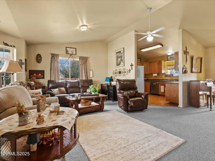 215 Hunter Park, Fallon, Nevada 89406, 4 Bedrooms Bedrooms, ,3 BathroomsBathrooms,Residential,Residential,Hunter Park,250058364