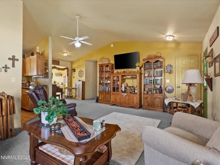 215 Hunter Park, Fallon, Nevada 89406, 4 Bedrooms Bedrooms, ,3 BathroomsBathrooms,Residential,Residential,Hunter Park,250058364