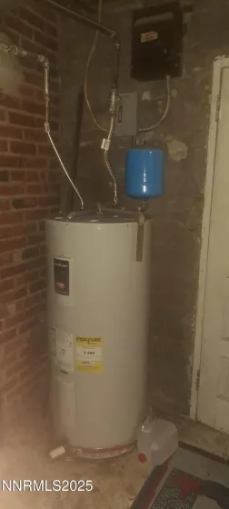 144 Keystone, Reno, Nevada 89503, 3 Bedrooms Bedrooms, ,2 BathroomsBathrooms,Residential,Residential,Keystone,250058374