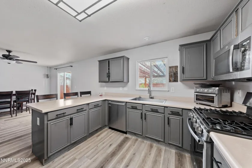 18205 Fontana, Reno, Nevada 89508, 4 Bedrooms Bedrooms, ,3 BathroomsBathrooms,Residential,Residential,Fontana,250058382