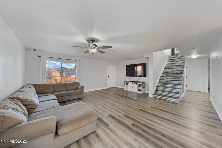 18205 Fontana, Reno, Nevada 89508, 4 Bedrooms Bedrooms, ,3 BathroomsBathrooms,Residential,Residential,Fontana,250058382