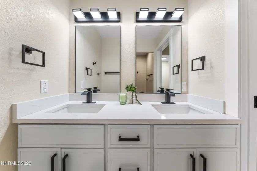 221 Lark, Incline Village, Nevada 89451, 2 Bedrooms Bedrooms, ,2 BathroomsBathrooms,Residential,Residential,Lark,250058383